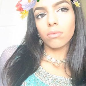 Meet your Posher, Aisha